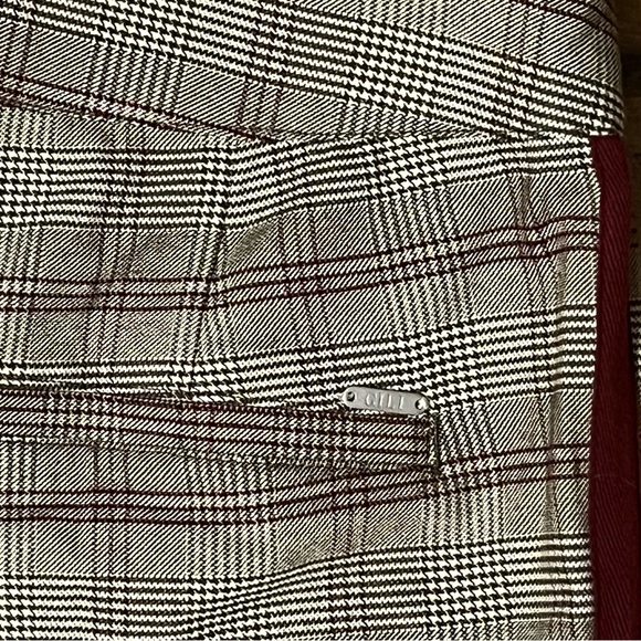 G.I.L.I. WIDE LEG PLAID PANTS Size 6 BLACK BROWN CREAM w/ MAROON SIDE STRIPES - Picture 11 of 11